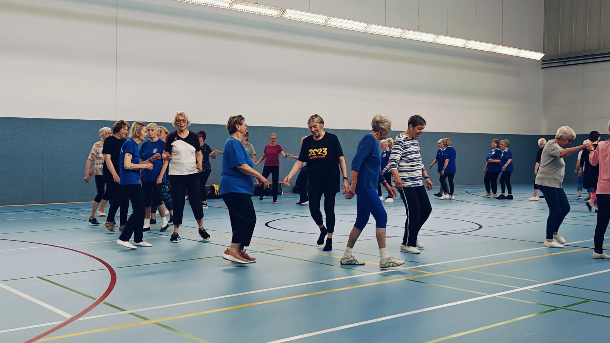Tanzen in der Gruppe / 60+